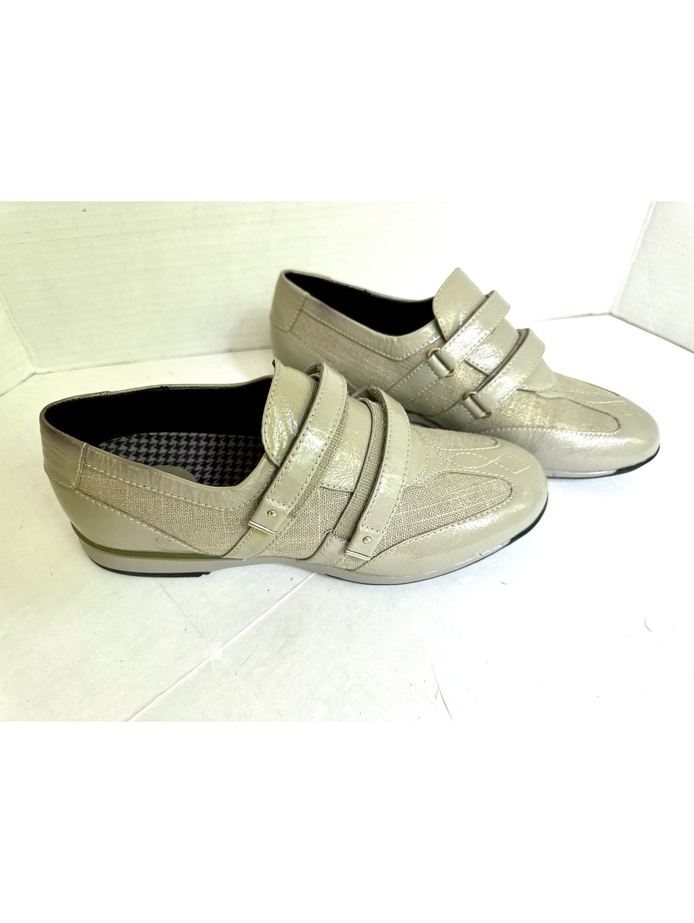 Aetrex Anna Taupe Leather and Textile Mesh Panels Hook-and-Loop Straps size 7M